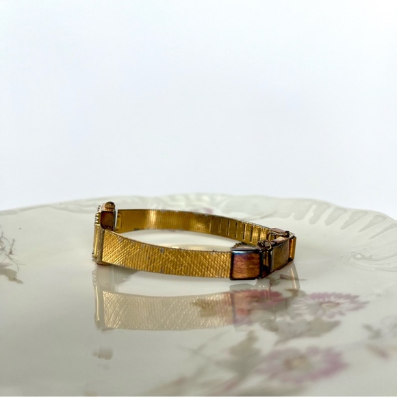 Vintage 80s P4 Bulova Gold Tone Womens Diamond Accent Quartz Watch - Picture 4 of 8